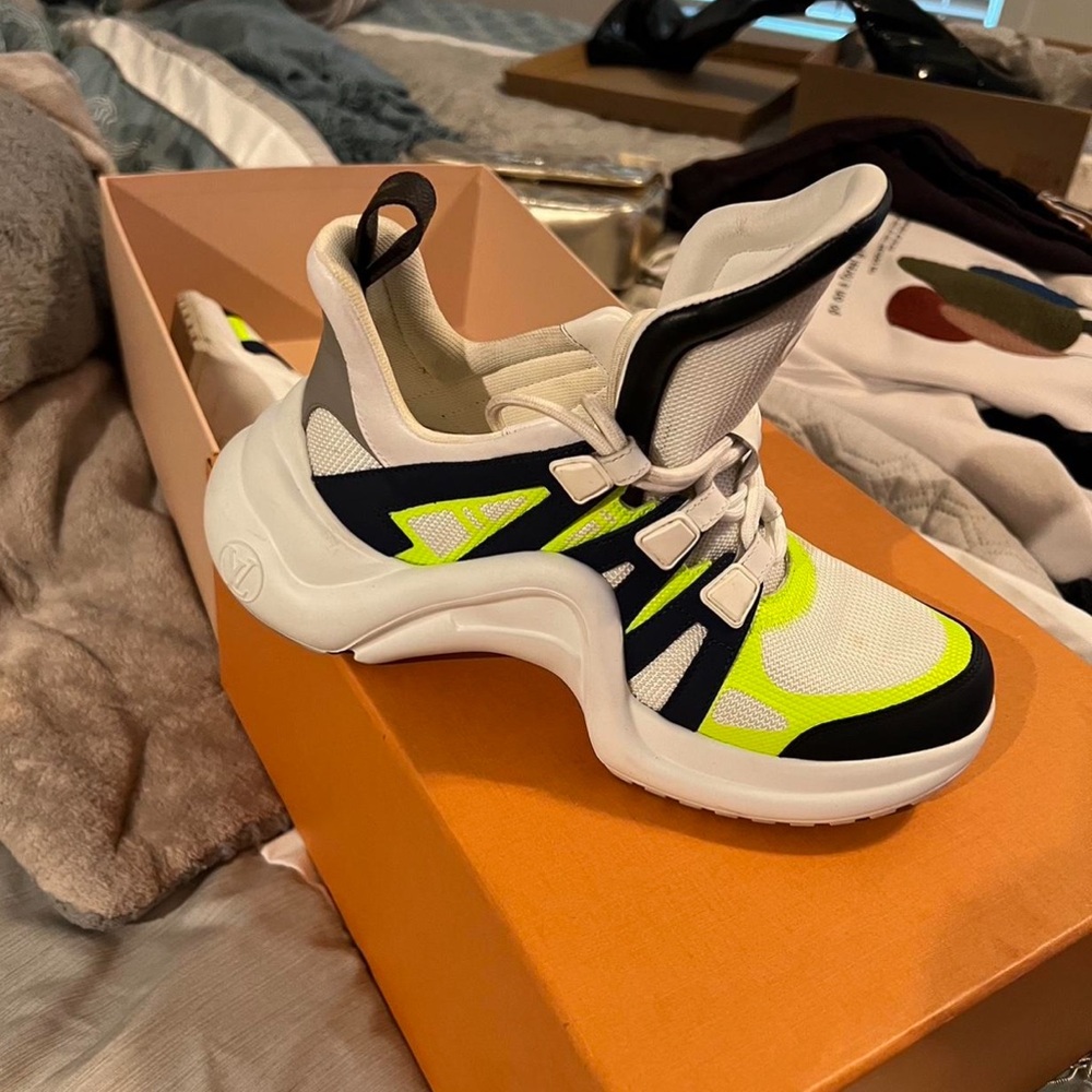 Louis Vuitton
Archlight cloth trainers
Size 6 1/2
